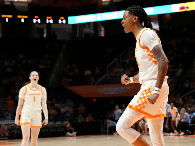 Lady Vols basketball continues climb inside AP Top 25