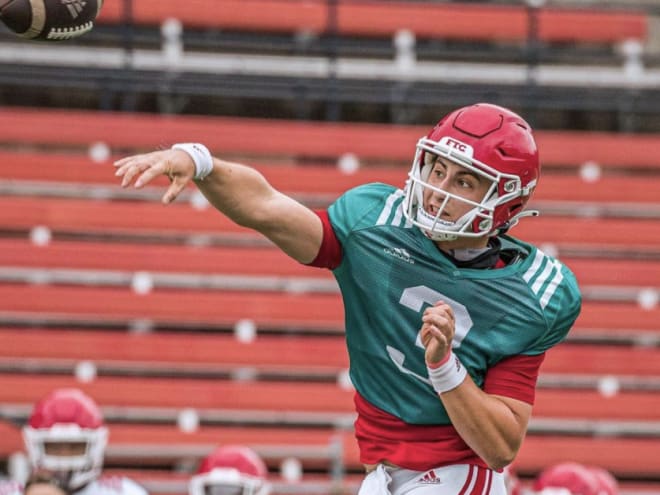 Younger QBs getting more snaps during spring ball, Langan improving in air