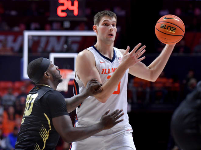 Recap:  Illinois knocks off Oakland 66-54 to improve to 3-0