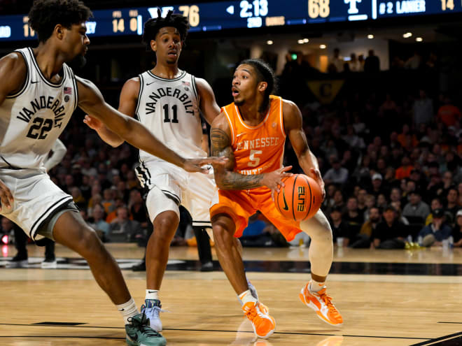 Tennessee basketball stays put in latest AP Top 25