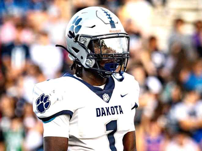 Rising junior safety Elijah Goins adds Illini offer