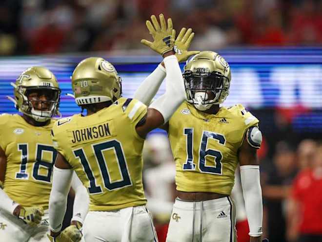 Portal Pickup: Utah DB Kenan Johnson