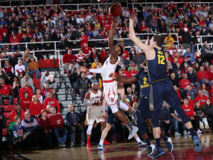 Ponds’ 44 Points Leads St. John’s Past Marquette