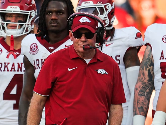 Bobby Petrino withdraws name from Charlotte coaching search