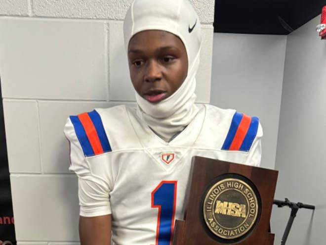 Illinois offers East St. Louis receiver Laron Baker Jr.