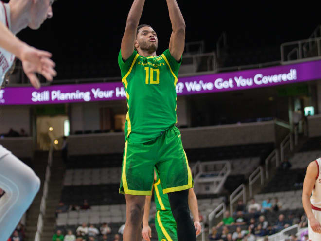 Oregon dominates Stanford to move to 11-1