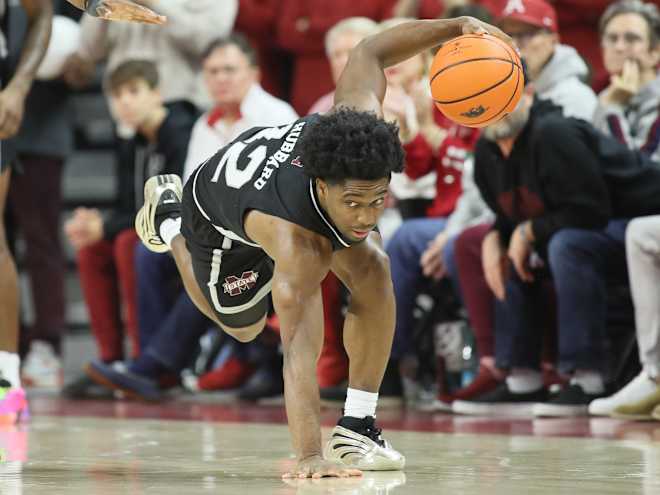 Arkansas Squeaks Past State 93-92