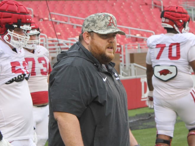 JUCO offensive lineman commits to Arkansas