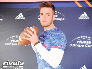 Elite QBs feel pressure of committing early, leading classes