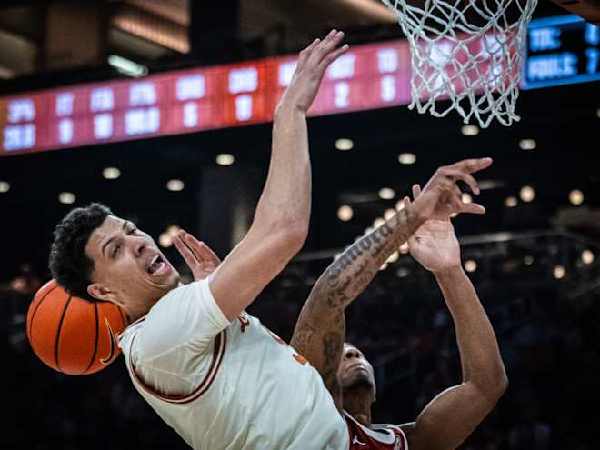 Hoops Instant Analysis: Texas lets one slip away against OU