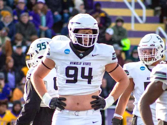 Commit:  Transfer DL Eli Coenen picks Illinois