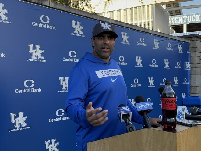 UK Football Practice Notebook - Oct. 22