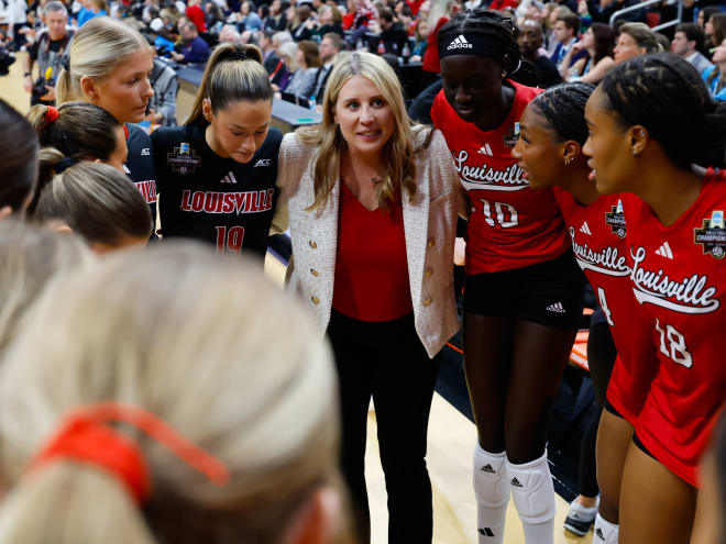 Louisville Volleyball Falls to Penn State