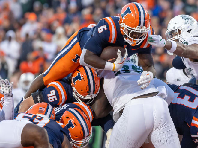 Recap: McCray rushes for three touchdowns in Illini win over Michigan State