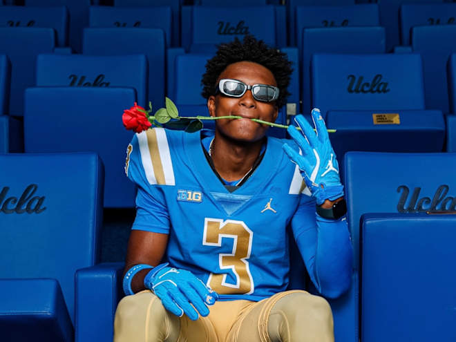 WR Kenneth Moore III enjoys bond with fellow UCLA commits on official visit