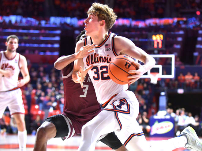 Illinois dominates the glass in 92-34 win over Little Rock