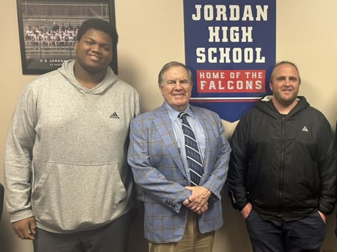 Belichick Pays Visit to 4-Star Durham DL Noah Clark