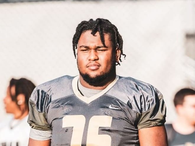 UCF OL Adrian Medley commits to Florida State