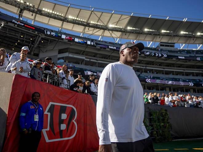 Tennessee football hires former All-SEC DL under Johnny Majors