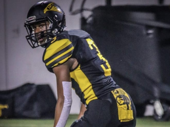 WR Ryan Niblett becomes the night's second commit for the Longhorns