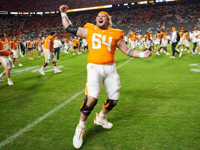 Tennessee football offensive line transfer headed to the Big 12