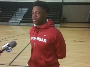 Video: Hammonds signs with Arkansas