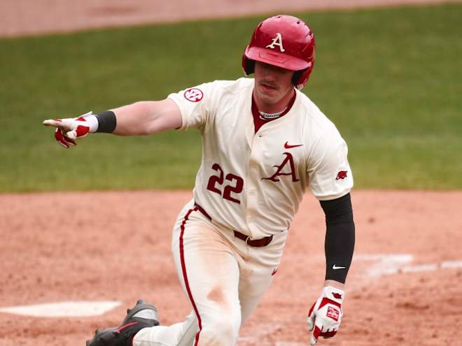 Healthy Maxwell adds even more to record-seeking Razorbacks batting lineup