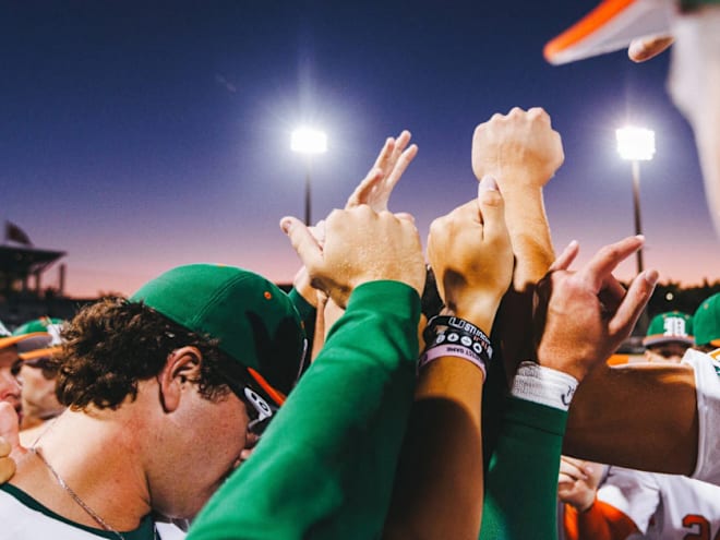 Miami Baseball: Hurricanes lose series opener to Huskies, 7-2