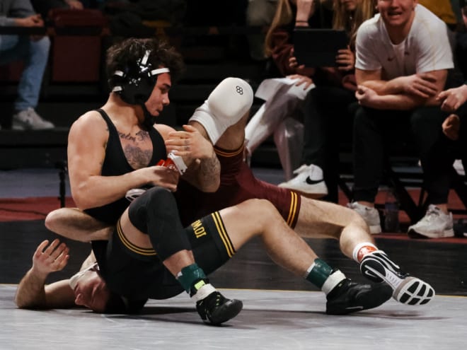 No. 3 Iowa 23, No. 6 Minnesota 11: Border Brawled