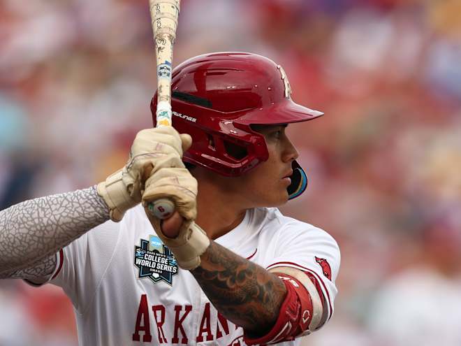 Arkansas drops Game 1 of CWS to LSU, 4-1