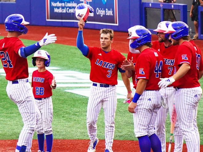 Mexico's two-homer day lifts 'Dogs past Golden Lions