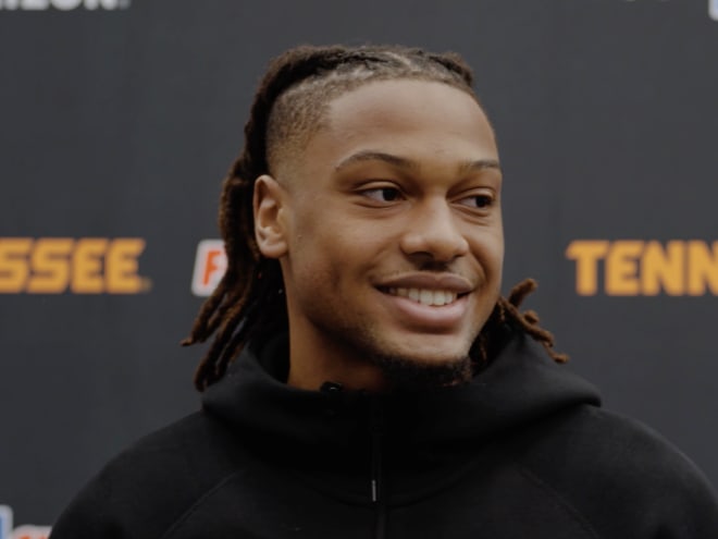 WATCH: Tennessee star Chaz Lanier, assistant Gregg Polinsky meet with media