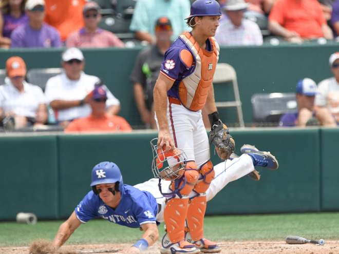 Cats hammer top-seeded Clemson, advance to regional finals