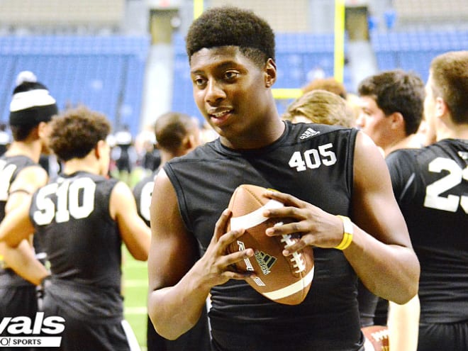 Buckeyes offer Texas QB