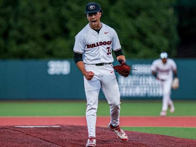 Ninth-ranked Bulldogs wrap up
non-conference play in style