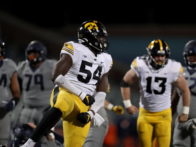 Daviyon Nixon becomes Unanimous All-American