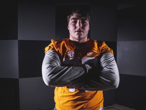 Mays recaps Tennessee Junior Day, feels love at Vols-Cats game