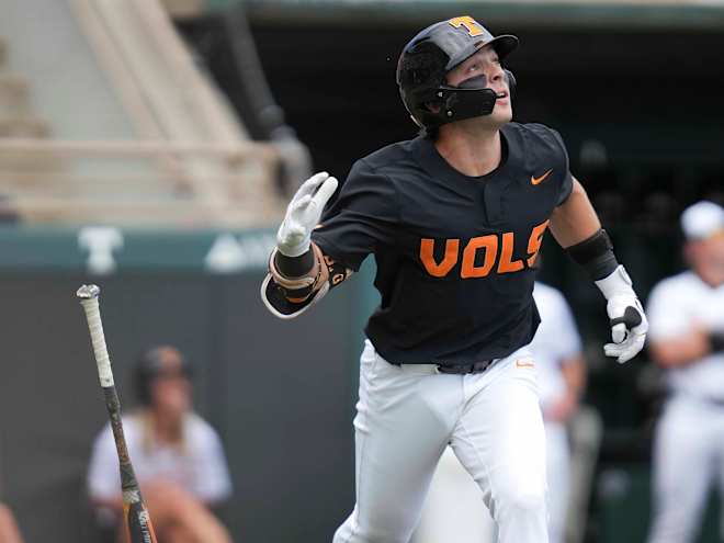 Two Andrew Fischer home runs not enough for Tennessee to beat Vanderbilt