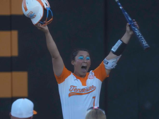 Tennessee softball off to rocky start against Nebraska in super regional