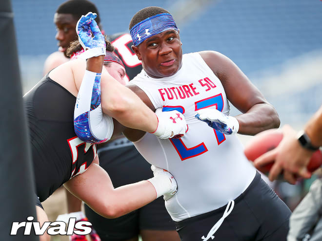 Defensive tackle Warren Brinson recommits to UGA