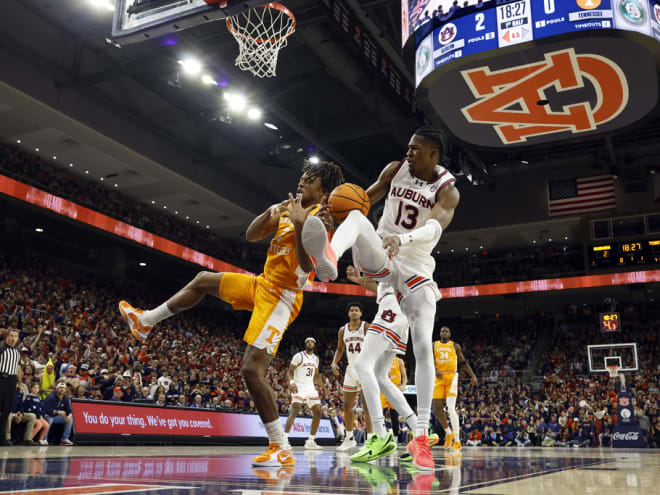 Tennessee loses lead late, falls to No. 1 Auburn in thriller