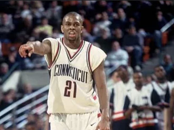 UConn Pod: Huskies great Ricky Moore joins the show!