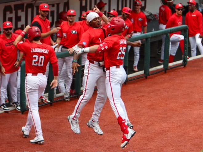 Georgia bats put on a show
