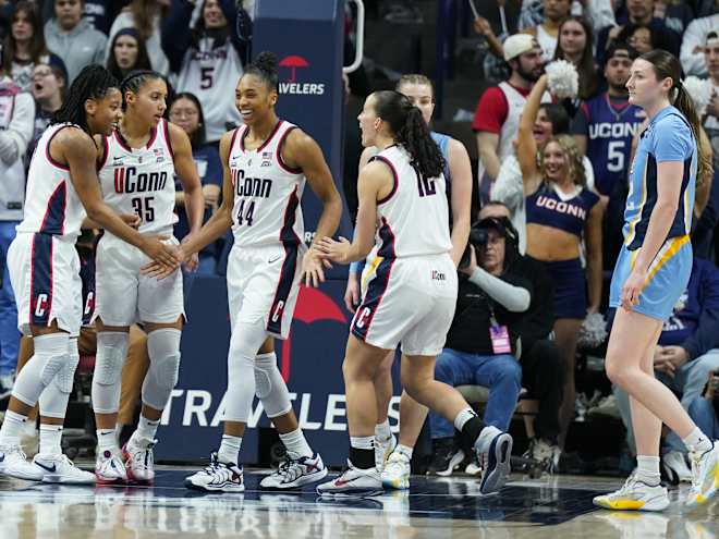 No. 5 UConn Women’s Hoops mashes Marquette on Senior Day