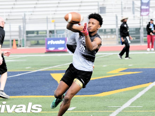 Three-star 2026 WR Kenneth Moore III commits to UCLA