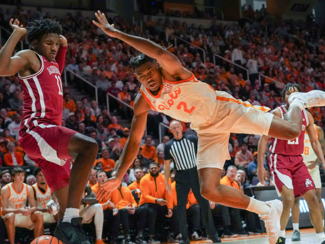 Tennessee basketball prepared for '15-round boxing match' with Florida