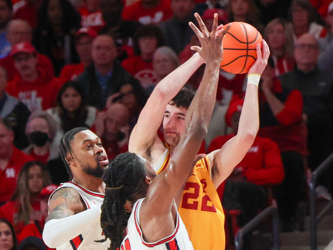 No. 8 ISU puts up fight, but sees win streak end in loss at No. 5 Houston