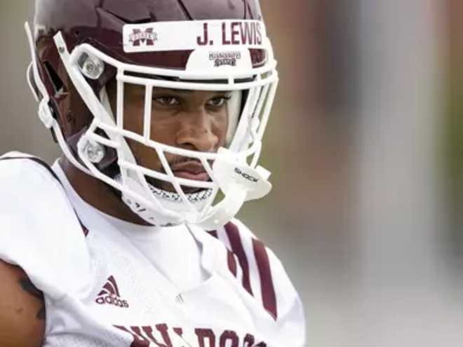 UNLV linebacker transfer Lewis picks West Virginia