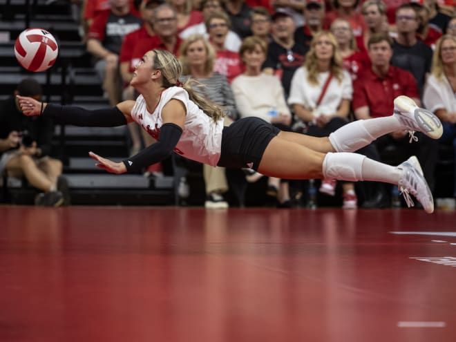 FINAL: #5 Nebraska nets road sweep of #4 Louisville, fifth Top-15 win