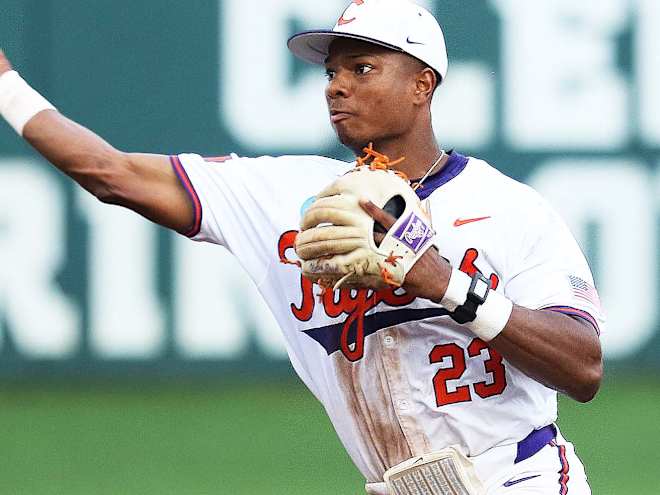 No. 4 Clemson beats Presbyterian 11-2, wins 10th in a row